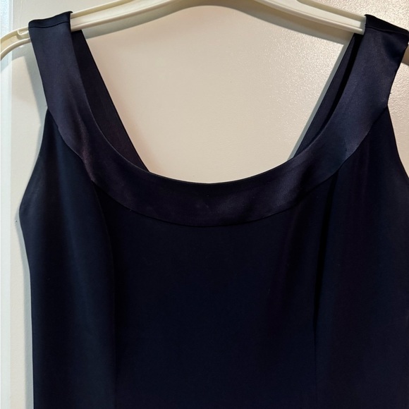 TAHARI-Elegant Black Sleeveless Dress - Picture 3 of 7